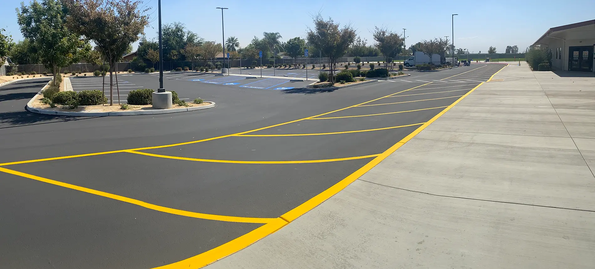 Expert Asphalt Sealcoating Services near Bakersfield